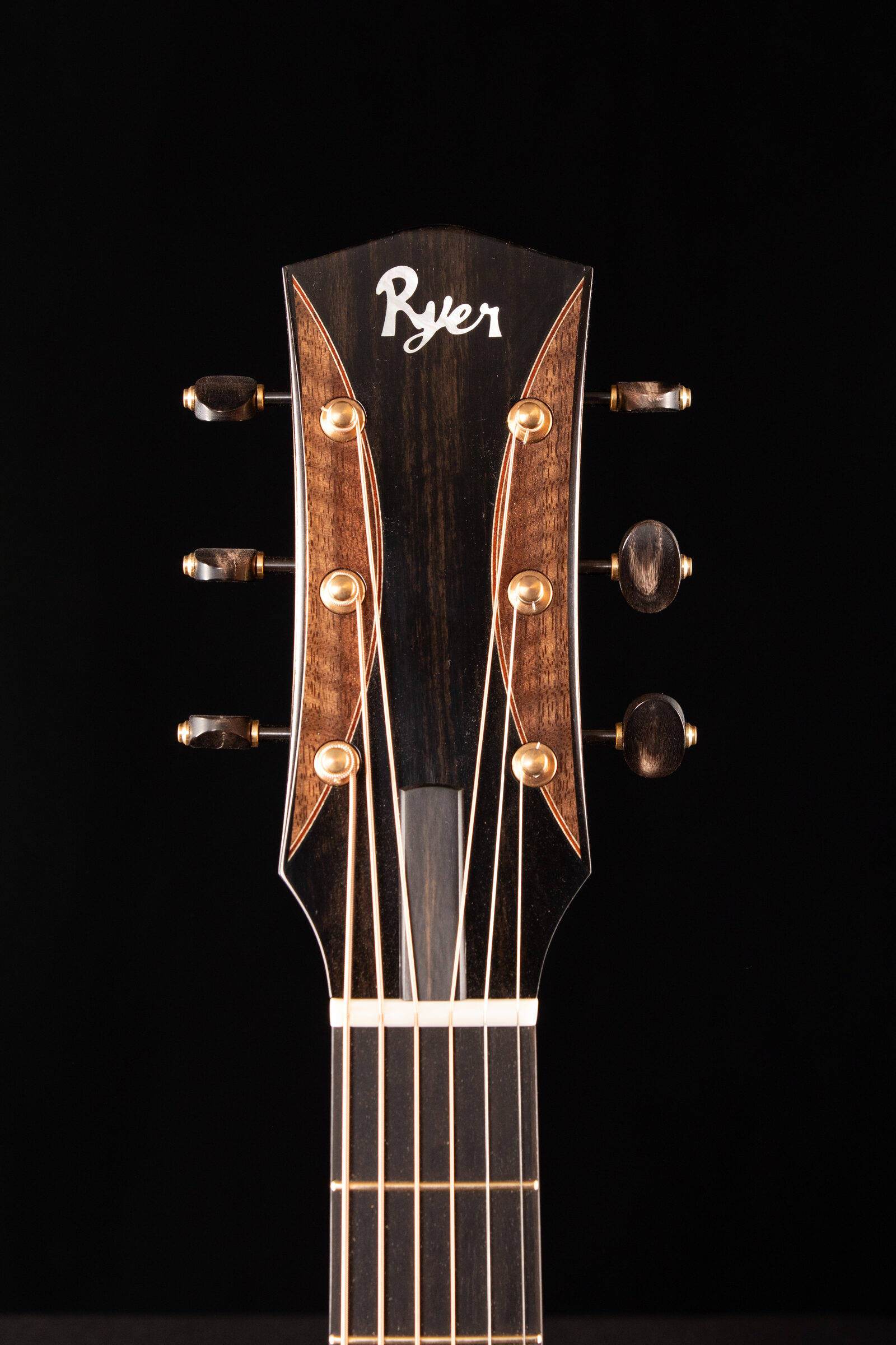 Custom classical guitar side profile